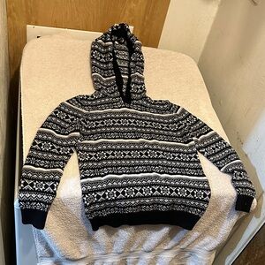 Old navy boys Black and White Nordic Patterned Sweater, Size M (8)